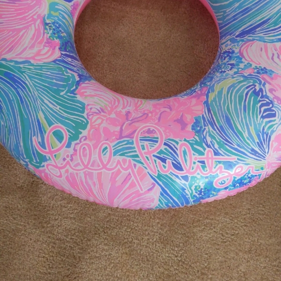 Lilly Pulitzer pool float - Picture 2 of 2